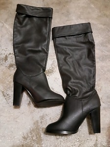 Colin Stuart black leather boots