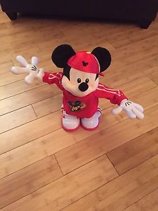 Dancing, singing Mickey Mouse