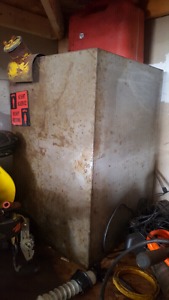 Fuel holding tank