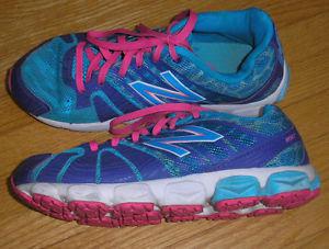 Girl's Size 4 NEW BALANCE RUNNING SHOES / Runners