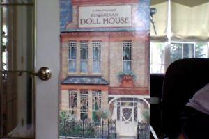 HARDCOVER 8 RM POPUP DOLLHOUSE