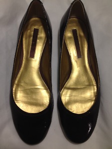 Ladies New Dark Brown Patent Leather Gold Heel Bandolino