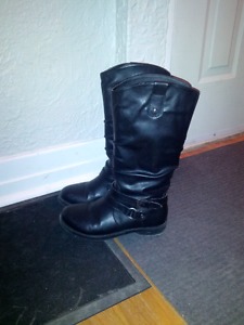 Ladies black boots