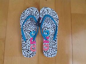 New Flip flops size small