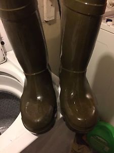 Size 10 Dunlop boots