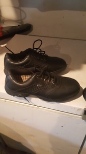 Size 9 golf shoes