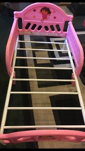 Toddlers pink bed