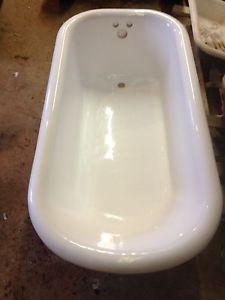 VICTORIAN Clawfoot bathtub - Restored