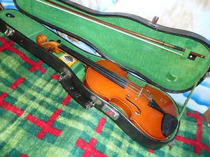 Vintage Violin and case Unkown Maker $200