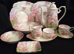 Wanted: Royal Albert Dishes/Dinner Sets