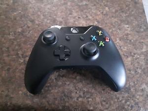 Xbox One controller with 3.5mm jack