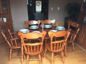 7 piece kitchen/dining room table and chairs