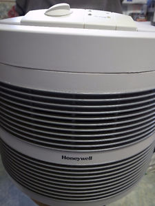 Air Purifier with hepa filter made by Honeywell