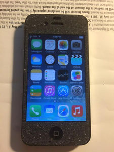 Bell iPhone 4 8GB small crack on top but covered by screen