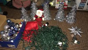 Christmas decor / tree ornaments & lights