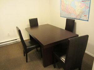 Dining Room Table & chairs