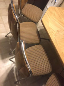 Dining Table and 4 Chairs