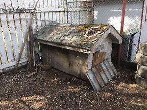 Dog house - good condition