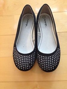 Girl's black shoes size 1