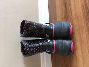 Girls size 1 winter boots
