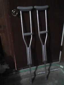 Guardian Aluminum Lightweight Crutches - 