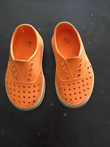 Kids size 9 native shoes