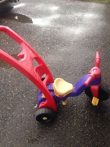 Little tricycle with life saving handle