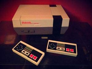 Original Nintendo NES With Mario/DuckHunt and 2 Controllers
