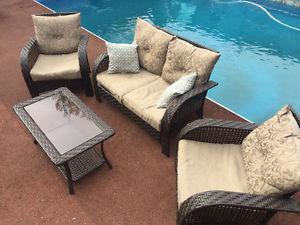 Outdoor 4 piece patio set SOLD PENDING PICK UP MAY 6