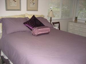 Queen bed & dresser