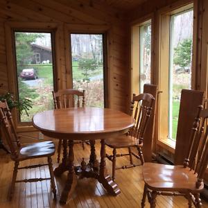 Roxton Maple table and 4 chairs