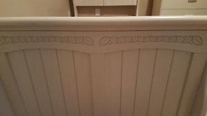 Twin sized sleigh bed in cream