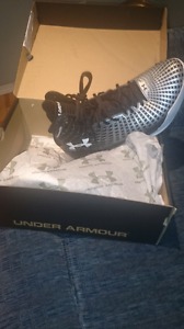 Under Armor shoes brand new size 11
