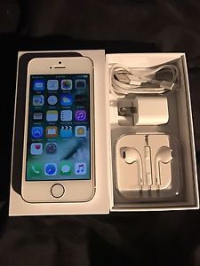 iPhone 5s (Bell/Virgin) in Mint Condition w/Everything
