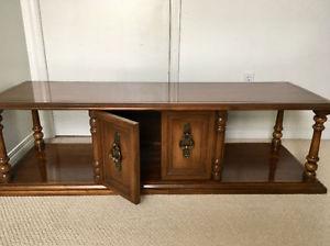 A Nice TV table / Entertainment unit / coffee table Mid