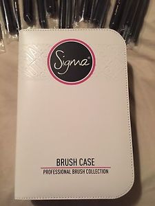Authentic Sigmas makeup brushes case brand new $30