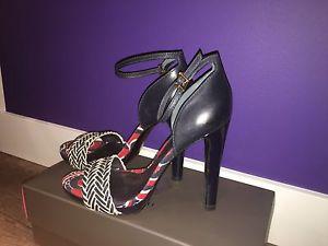 Authentic TORY BURCH heels - size 7.5