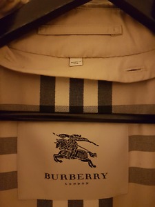 BURBERRY MEN'S GABARDINE TRENCH COAT WITH LINER