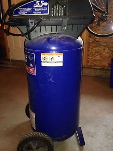 Campbell hausfeld 5.5 hp 26 gallon with hose