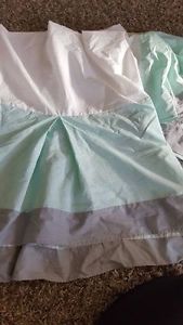 Crib skirt