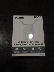 D-LINK Wireless N300 Range Extender with 1 Ethernet Port