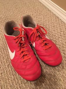 Nike soccer cleats - size 6 (youth)