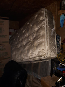 Pasero cashmere single mattress and box spring