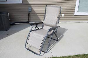 RECLINING LOUNGE CHAIR