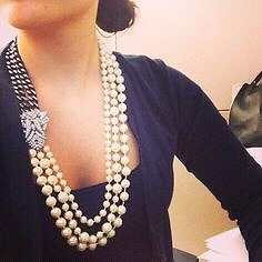 Retired Stella and Dot Daisy Pearl necklace