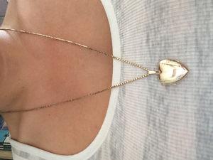 10kt yellow gold locket on a 26" box link chain