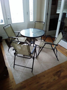4 Chair and Ptio Table set