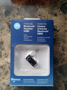 Brand New Motorola Bluetooth Headset H695
