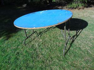 Display 48" circular table