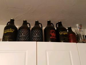 Growlers and growlettes for local fill